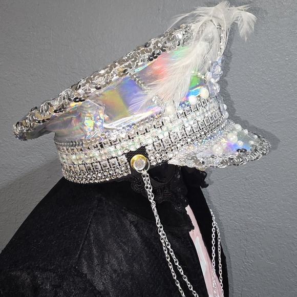 Holigraphic Irodescent Captains Hat W Feathers & Bling Embelleshments - Picture 3 of 14